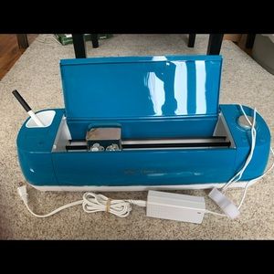 Cricut Explore Air 2 with cricut lightgrip board